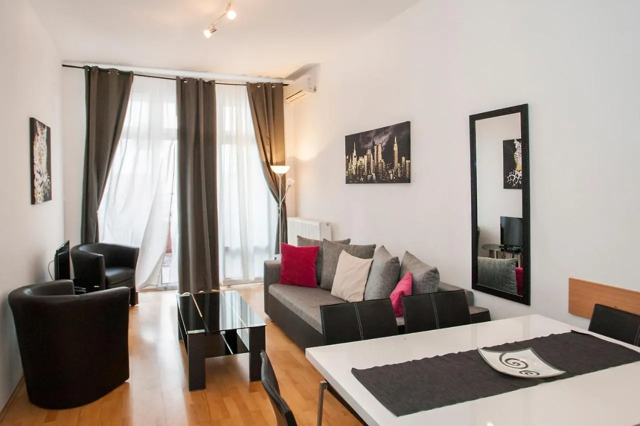 Apartment With Big Terrace Budapest